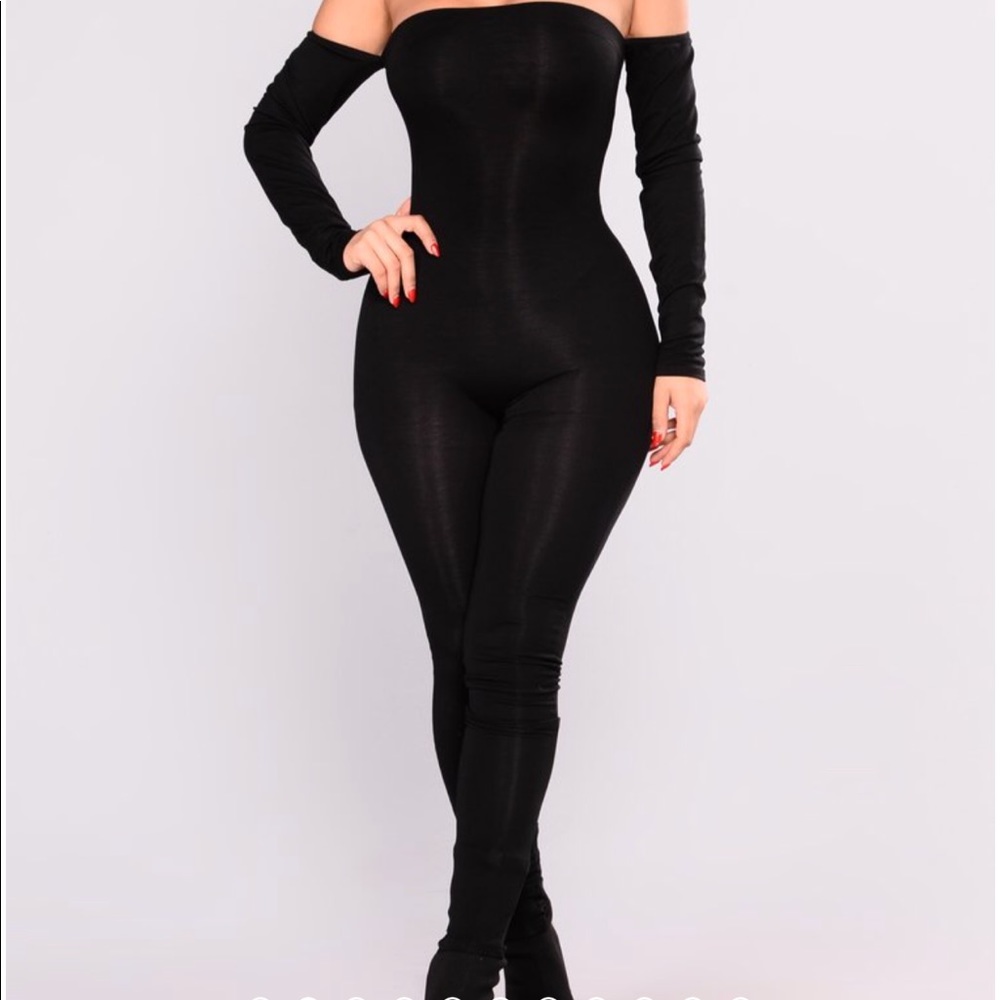 Fashion nova black jumpsuit size xs